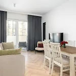Apartmán Spacious Two Bedroom With Underground Parking By Renters Poznaň