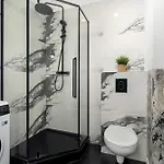 Apartmán Spacious Two Bedroom With Underground Parking By Renters *