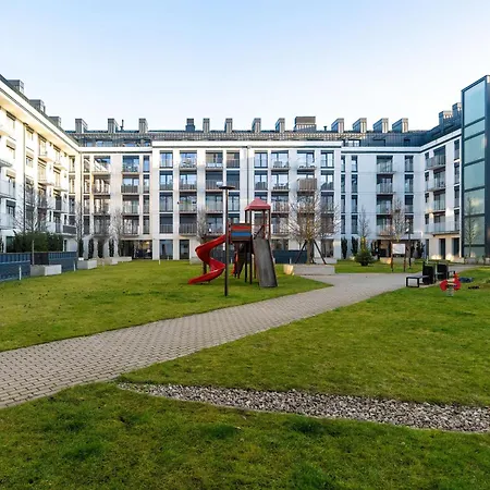 Spacious Two Bedroom With Underground Parking By Renters * Poznań