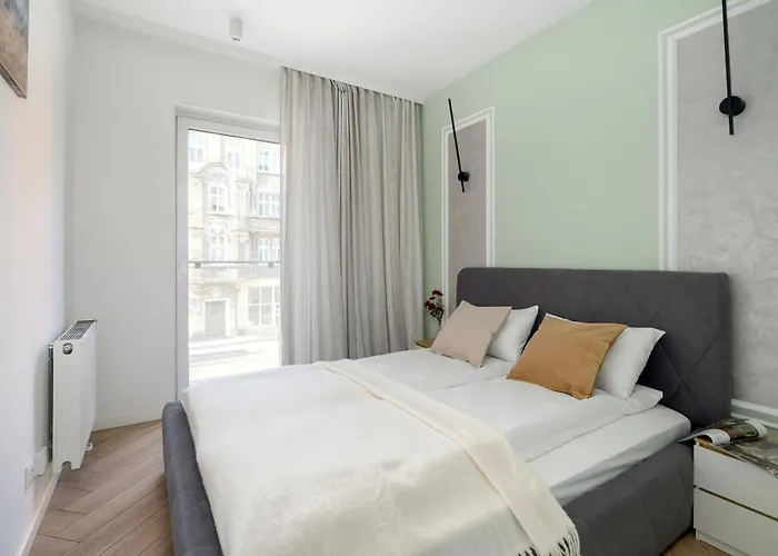 Appartamento Spacious Two Bedroom With Underground Parking By Renters *