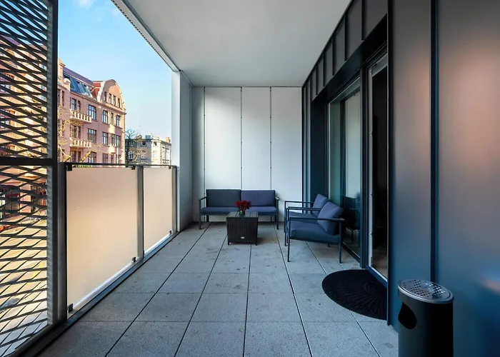 Spacious Two Bedroom With Underground Parking By Renters *