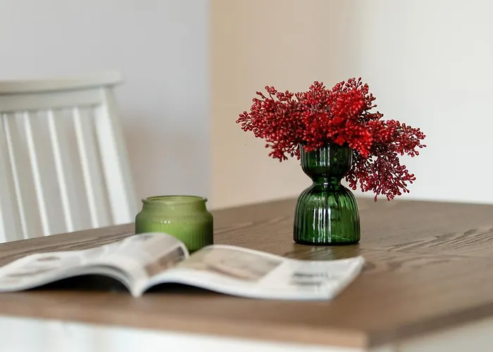 Spacious Two Bedroom With Underground Parking By Renters