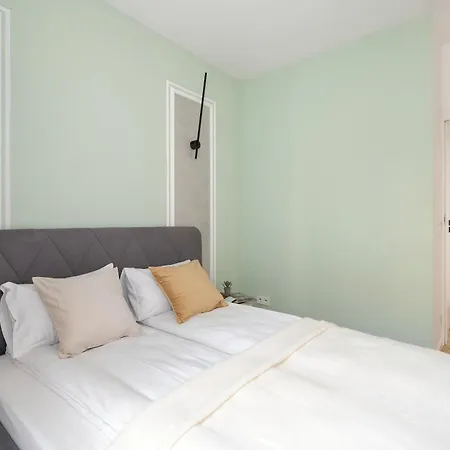 Spacious Two Bedroom With Underground Parking By Renters Apartamento Poznan