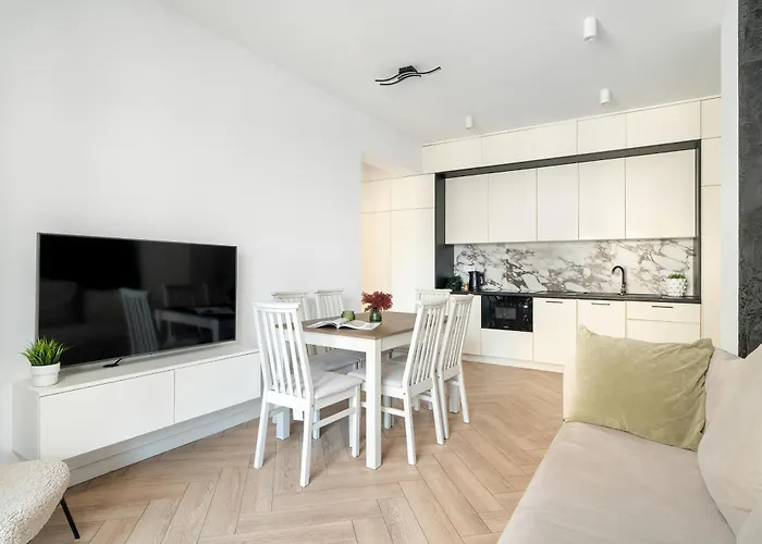 Апартаменты Spacious Two Bedroom With Underground Parking By Renters